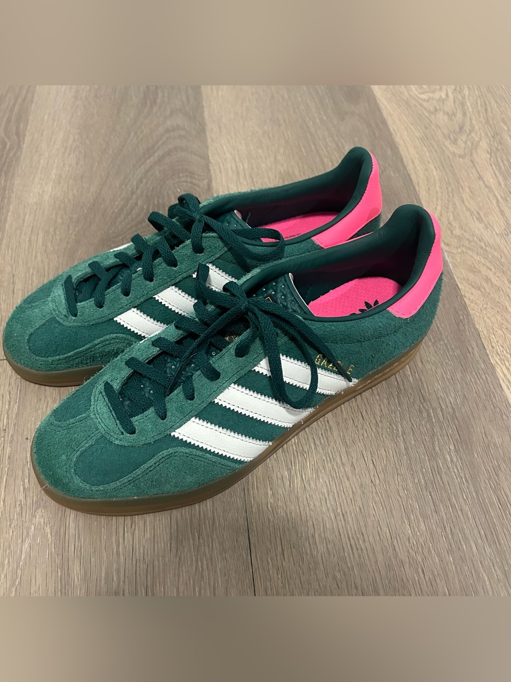 Adidas Originals Gazelle Green Suede Sneakers with White Stripes and Pink Heel - Picture 2 of 6